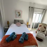 T2 Junto A Praia, Com Lencois, Toalhas, Wifi, Churrasqueira, 3ºpiso Sem Elevador