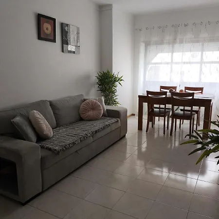 Apartment T2 Junto A Praia, Com Lencois, Toalhas, Wifi, Churrasqueira, 3ºpiso Sem Elevador Altura