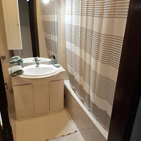 T2 Junto à Praia, Com Lençóis, Toalhas, Wifi, Churrasqueira, 3ºpiso Sem Elevador *