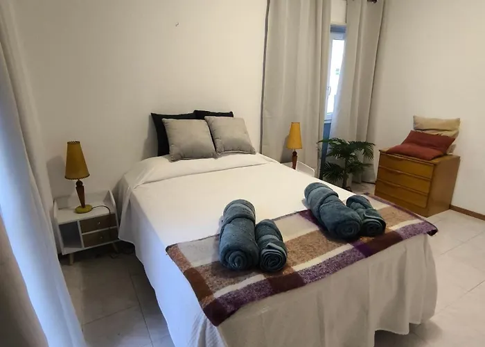 T2 Junto A Praia, Com Lencois, Toalhas, Wifi, Churrasqueira, 3ºpiso Sem Elevador *