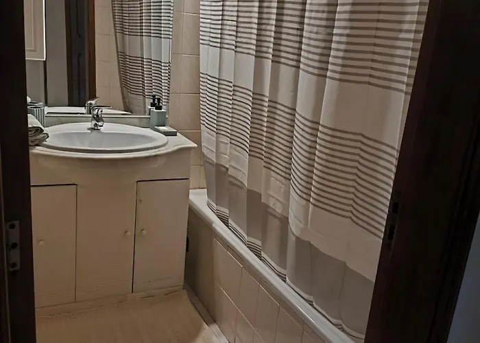 T2 Junto A Praia, Com Lencois, Toalhas, Wifi, Churrasqueira, 3ºpiso Sem Elevador * Альтура