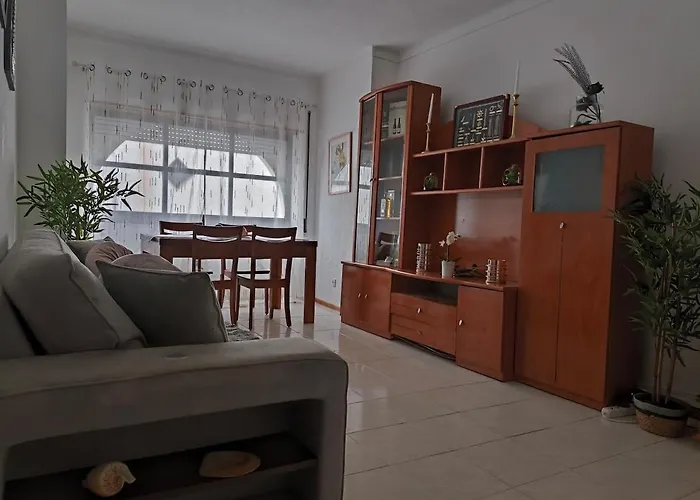 Apartment T2 Junto A Praia, Com Lencois, Toalhas, Wifi, Churrasqueira, 3ºpiso Sem Elevador *