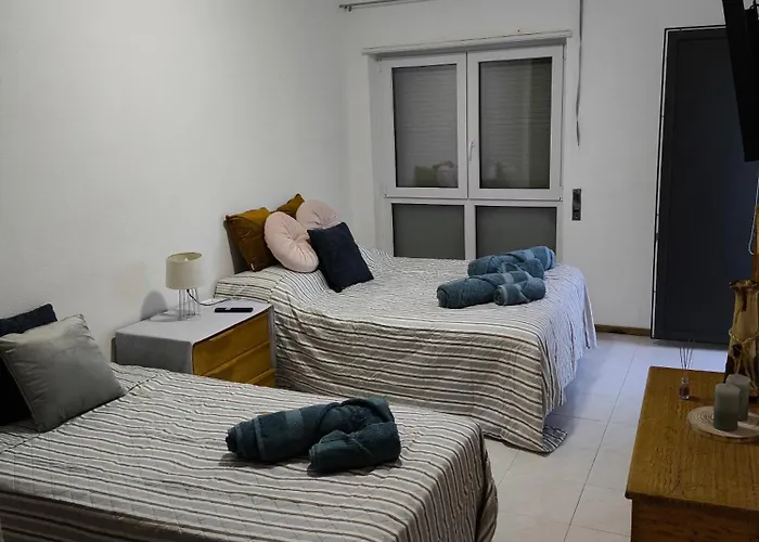 Apartment T2 Junto A Praia, Com Lencois, Toalhas, Wifi, Churrasqueira, 3ºpiso Sem Elevador Altura