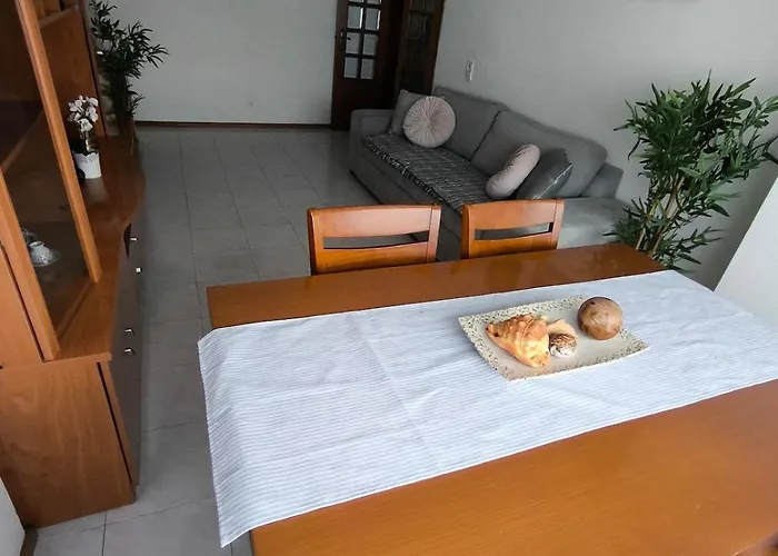 Apartment T2 Junto A Praia, Com Lencois, Toalhas, Wifi, Churrasqueira, 3ºpiso Sem Elevador Altura